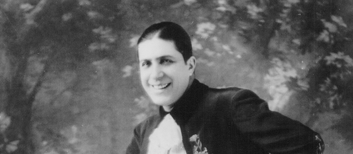 Carlos Gardel, en un retrato de 1923