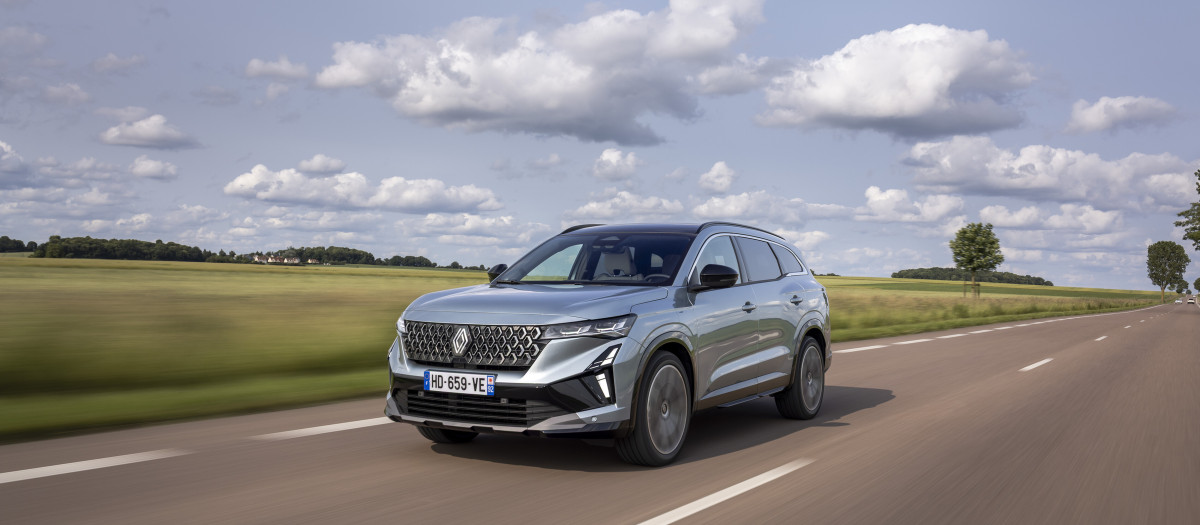 La estética de la nueva Espace también evoluciona