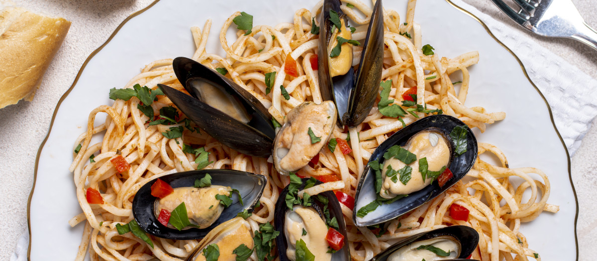 Fideo con mejillones un manjar que triunfa en Pontevedra