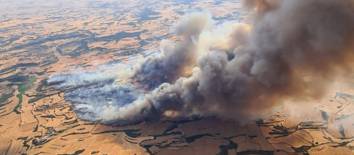 Vista aérea del incendio de la comarca de La Segarra, en Torrefeta y Florejacs