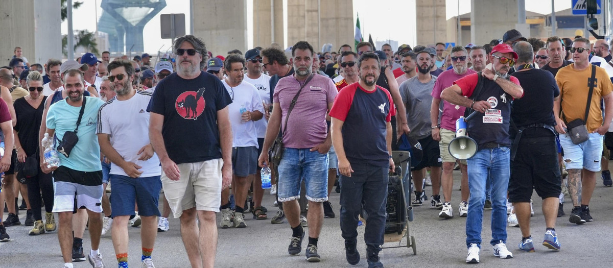 Manifestantes del metal en Puerto Real el pasado día 30.