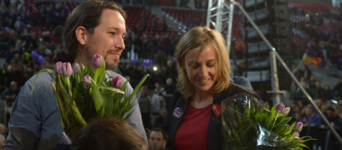Pablo Iglesias y Tania Sánchez durante un acto electoral de Podemos en Madrid en 2015