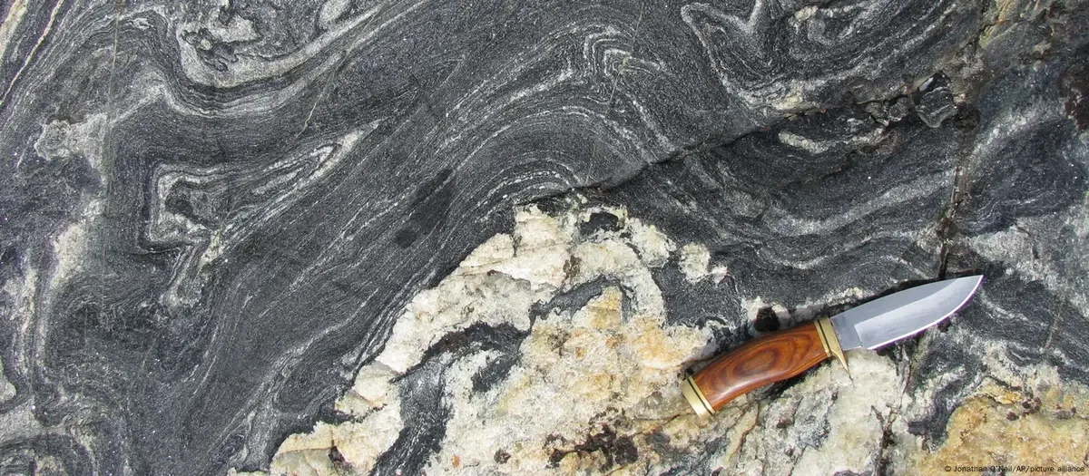 Formación rocosa del cinturón de rocas verdes de Nuvvuagittuq, en Canadá