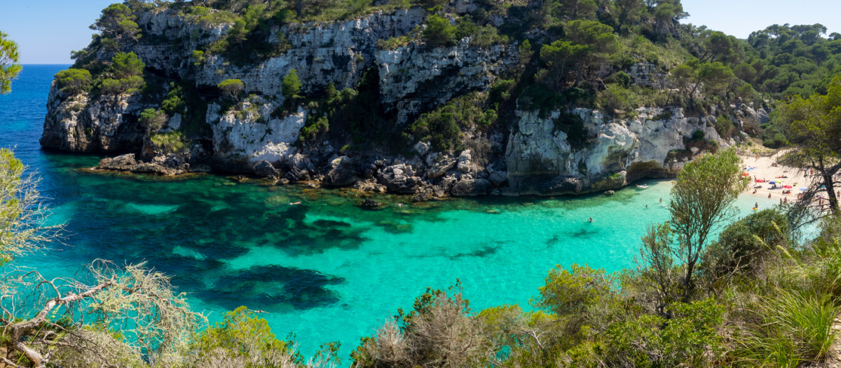 Panorama de Cala Macarelleta, en Menorca.