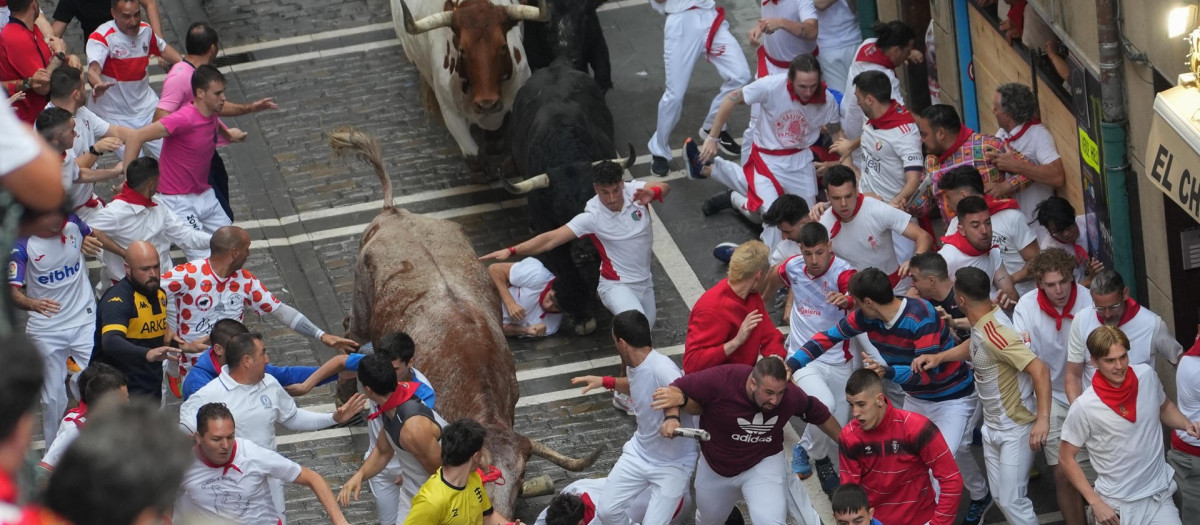 Encierro del lunes con toros de Fuente Ymbro, de la sierra gaditana