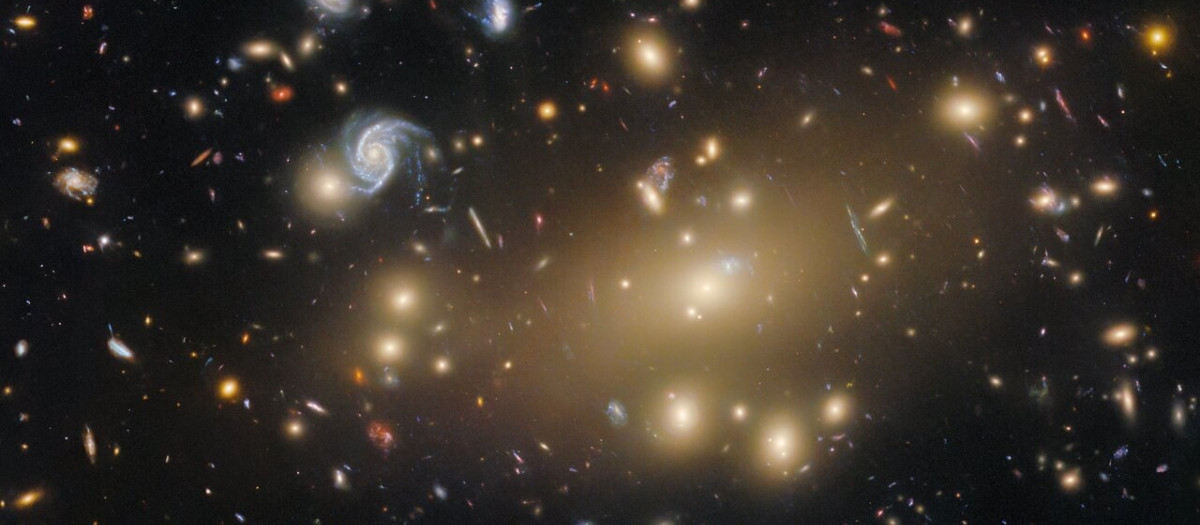Cúmulo de galaxias Abell 209, ubicado a 2.800 millones de años luz de distancia