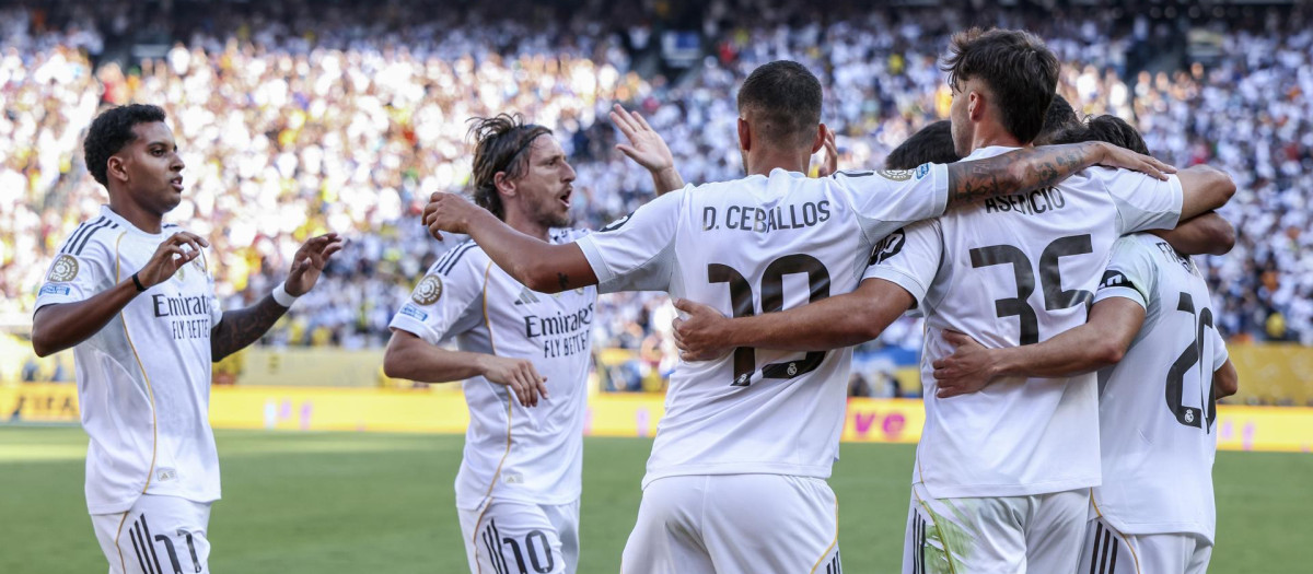 Los futbolistas del Real Madrid celebran un gol frente al Dortmund