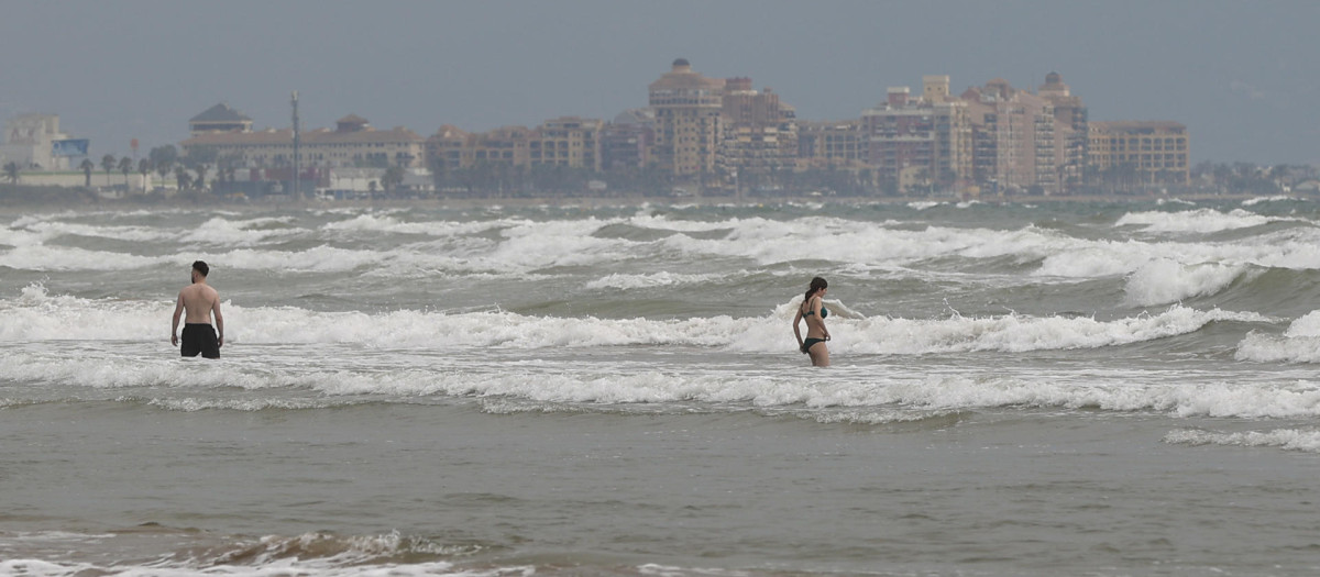 Imagen de la playa de la Malvarrosa tomada este martes 8 de julio