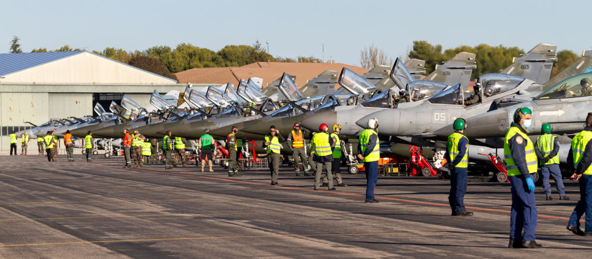 Curso de vuelo en la Base Aérea de Los Llanos