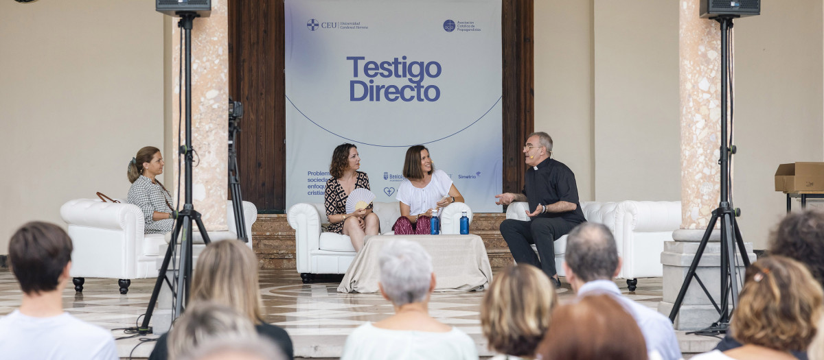 Imagen de la charla 'Testigo Directo' sobre los voluntarios de la dana