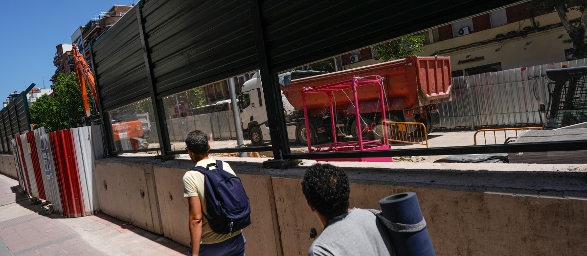 Pantallas traslúcidas de ampliación de la Línea 11 de Metro de Madrid