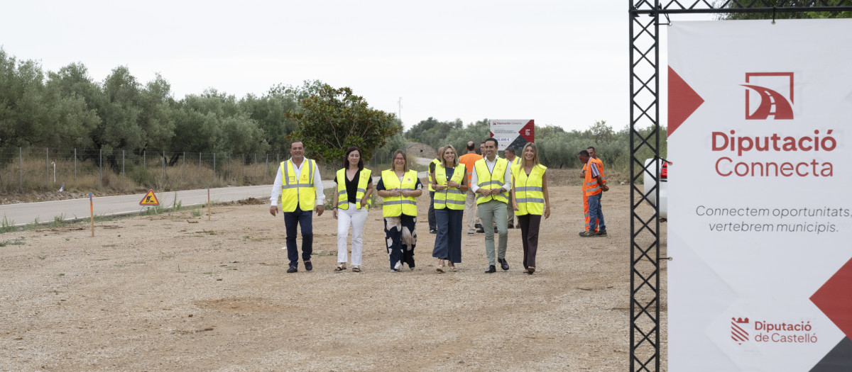 Imagen de la presidenta de la Diputación de Castellón, Marta Barrachina, junto a su equipo