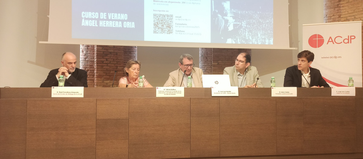 De izquierda a derecha: Raúl Fenollosa, Alicia Delibes, José Luis Restán, Isidro Catela y Jorge Sanz