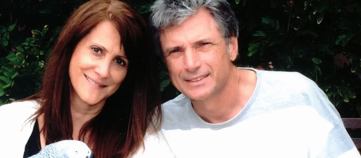 Hallan asesinados a Robin Kaye, histórica supervisora musical de ‘American Idol’, y a su esposo en su residencia de Los Ángeles