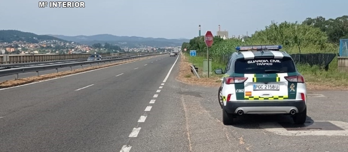 Control de velocidad en la N-550 en Caldas (Pontevedra).
REMITIDA / HANDOUT por GUARDIA CIVIL
Fotografía remitida a medios de comunicación exclusivamente para ilustrar la noticia a la que hace referencia la imagen, y citando la procedencia de la imagen en la firma
16/7/2025