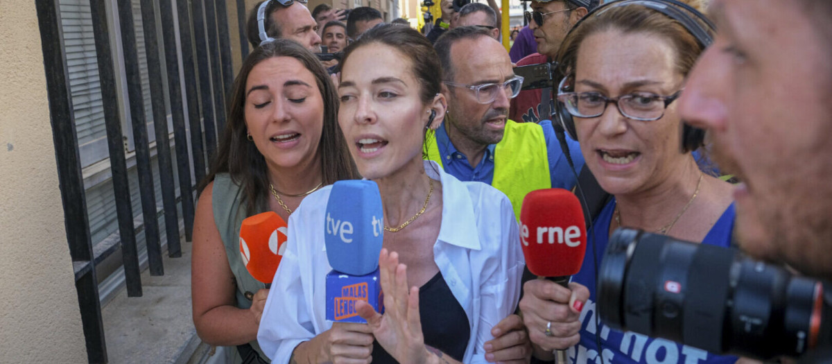 Los manifestantes intentaron boicotear el directo de los periodistas de TVE