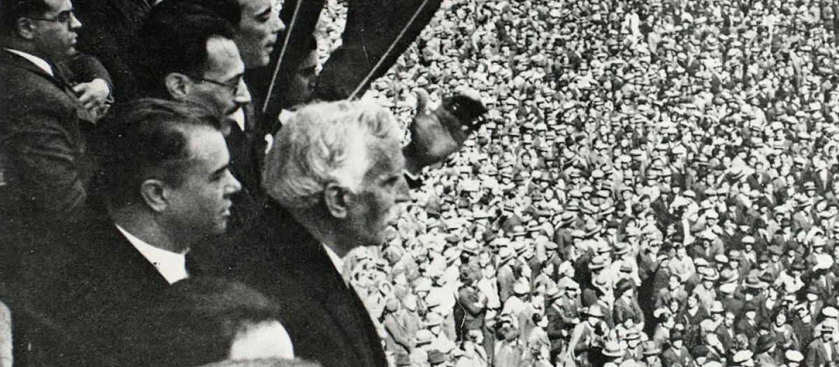 Francesc Macià proclamando la república, el 14 de abril de 1931