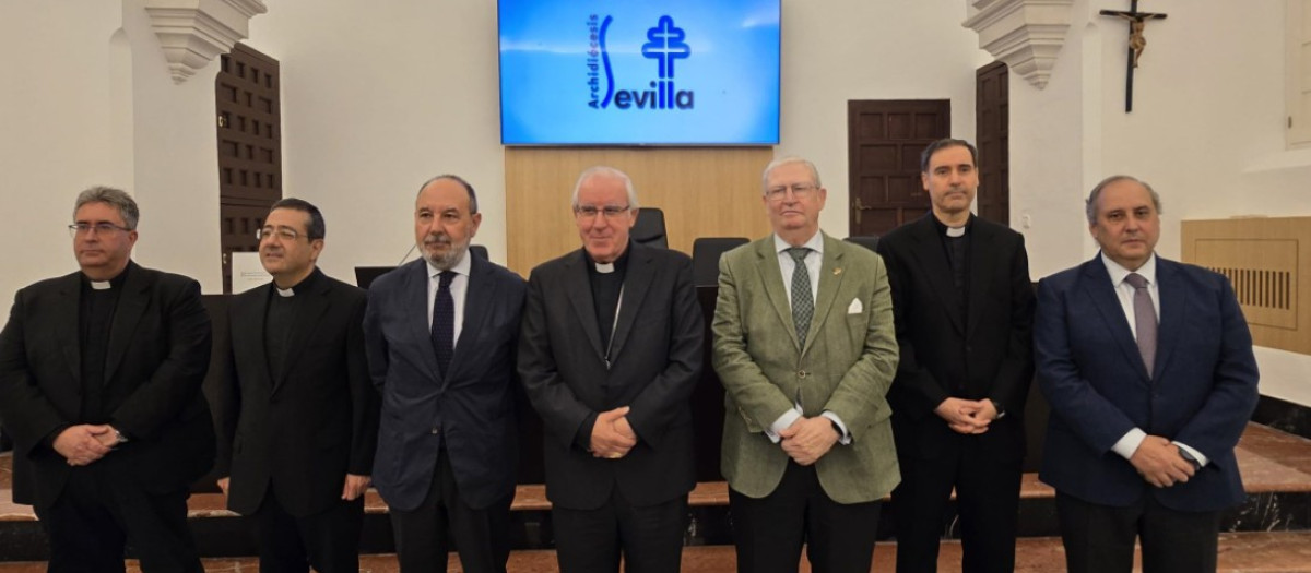 Presentación del libro de actas del Congreso de Hermandades y Cofradías y del Observatorio de la Piedad Popular de Sevilla