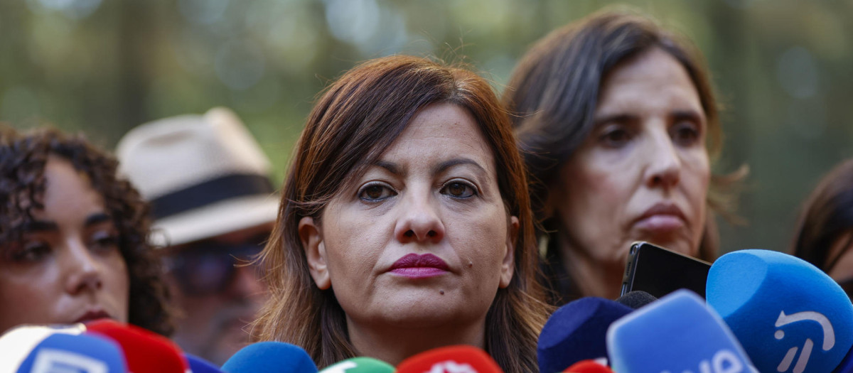 La ministra de Juventud e Infancia, Sira Rego, atiende a los medios