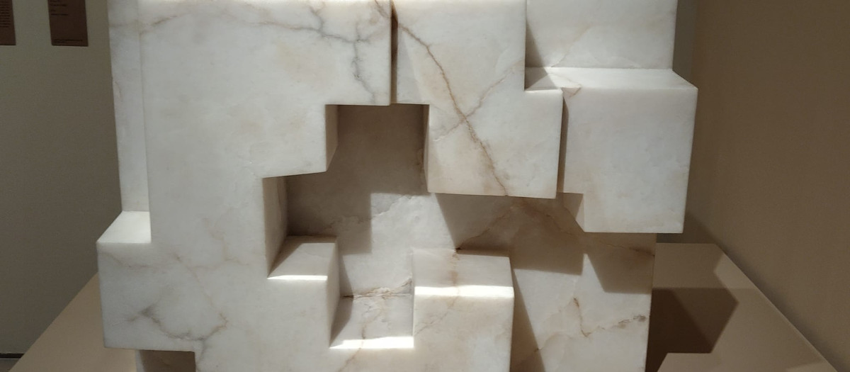 Una de las esculturas de Chillida en la exposición ‘Chillida. Mística y materia’ de Valladolid