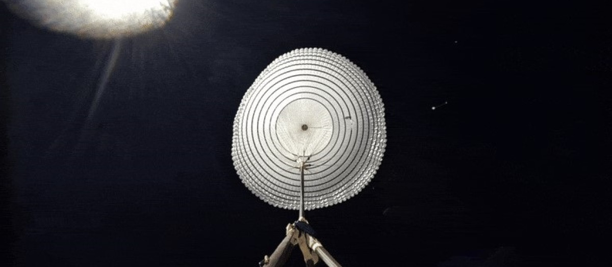 Despliegue de uno de los paracaídas del sistema de la ESA para llegar a la superficie de Marte