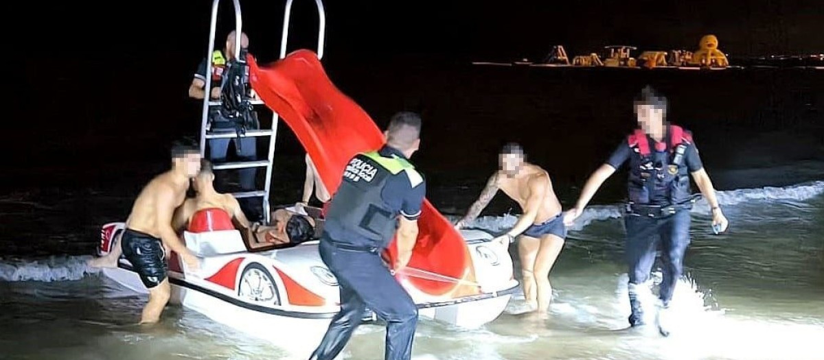 El patín a pedales con el que rescataron a la joven

REMITIDA / HANDOUT por MOSSOS D'ESQUADRA
Fotografía remitida a medios de comunicación exclusivamente para ilustrar la noticia a la que hace referencia la imagen, y citando la procedencia de la imagen en la firma
21/7/2025