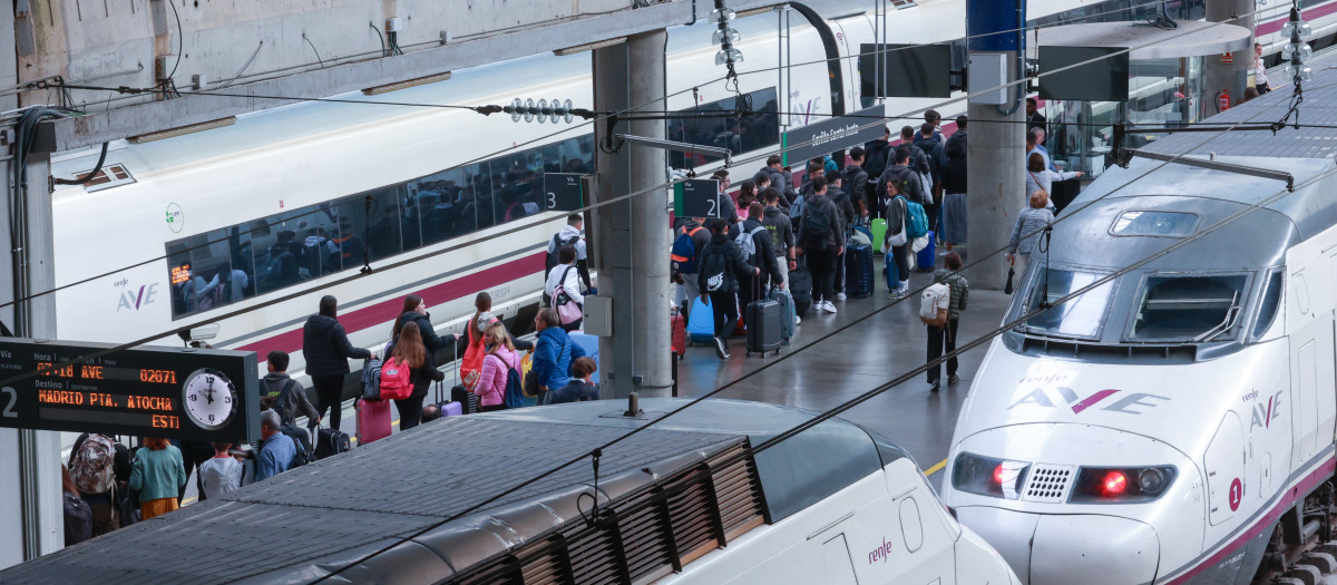 Caos de viajeros en la estación de Santa Justa (archivo)