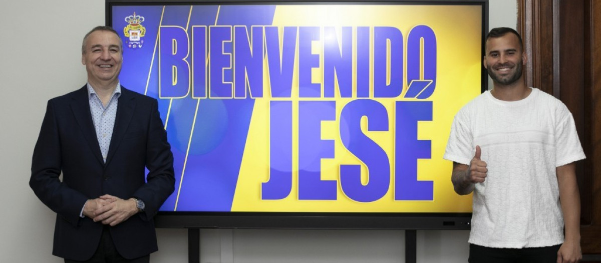 Jesé en su presentación junto a Miguel Ángel Ramirez