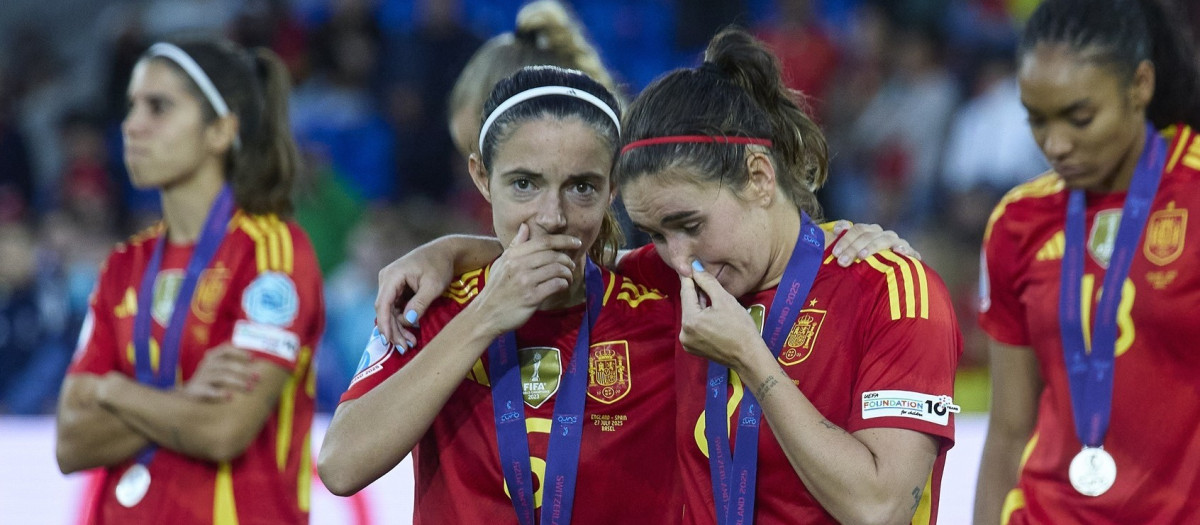 Aitana Bonmati y Patri Guijarro, tras la derrota en Basilea