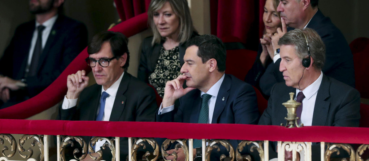 Salvador Illa, Juanma Moreno y Alberto Núñez Feijóo, en los últimos Premios Princesa de Asturias