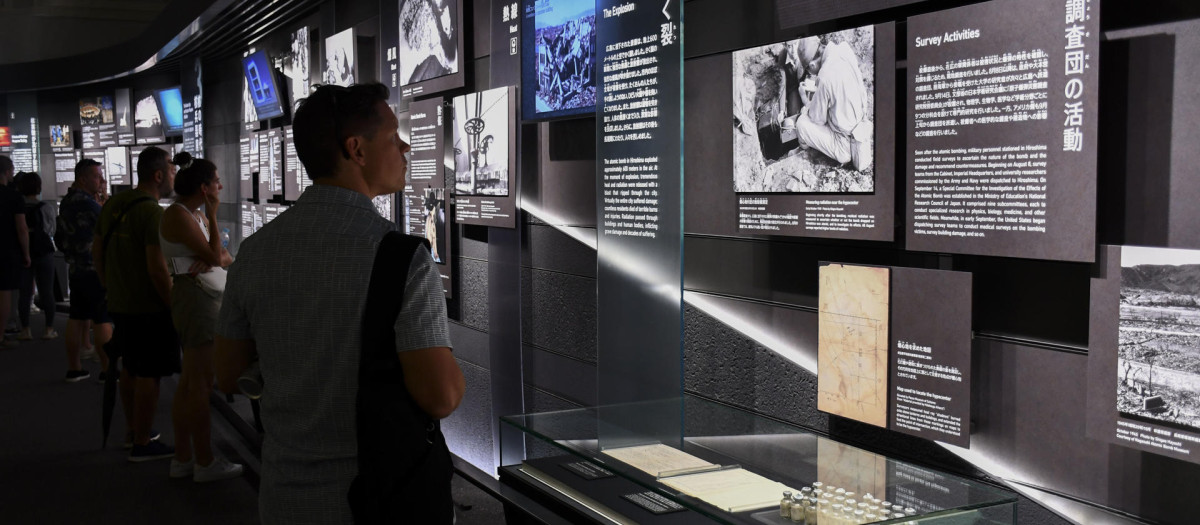 Ocho décadas después del bombardeo en Hiroshima y Nagasaki, la memoria de los supervivientes se desvanece conforme su número mengua. La Inteligencia Artificial (IA) emerge ahora como una herramienta clave para preservar los recuerdos del horror que vivieron. EFE/ Edurne Morillo