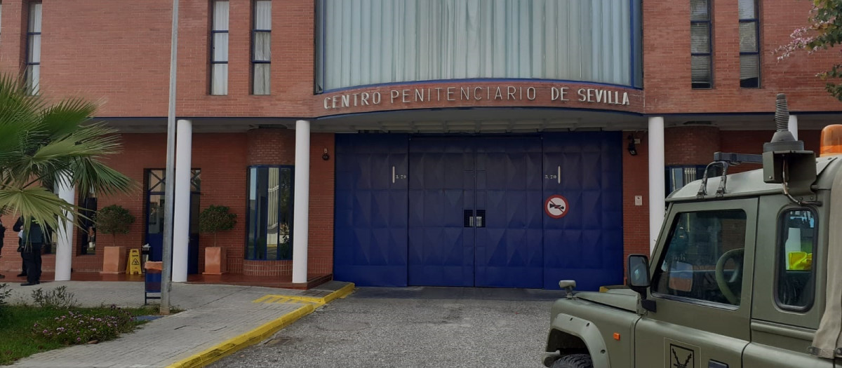(Foto de ARCHIVO) Un preso de la cárcel de Sevilla II, en Morón de la Frontera (Sevilla), ha agredido e intentado estrangular a un funcionario, que ha sufrido lesiones en la zona cervical, dorsal y lumbar