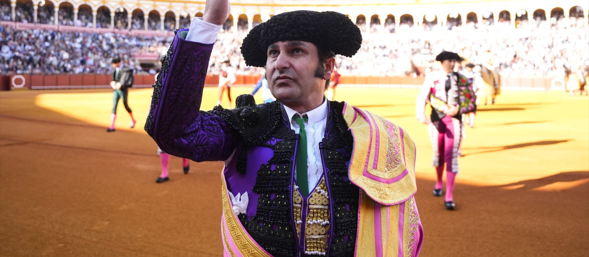 (Foto de ARCHIVO)
El presidente del PP, Alberto Núñez Feijóo, y el presidente de la Junta de AndalucÍa, Juanma Moreno, asisten a la decimocuarta corrida de abono de la Maestranza de Sevilla. A 09 de mayo de 2025, en Sevilla (Andalucía, España). Los diestros Morante de la Puebla, Daniel Luque y Tomás Rufo lidian toros de Garcigrande en la décimocuarta de abono en la Real Maestranza de Sevilla.

Joaquin Corchero / Europa Press
09/5/2025
