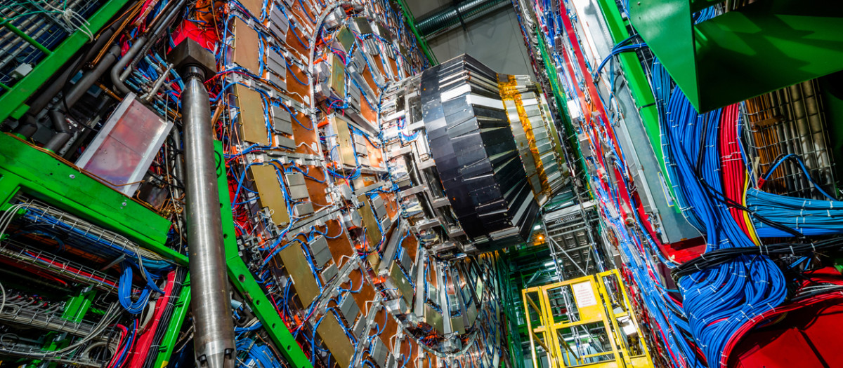 Experimento CMS en el Gran Colisionador de Hadrones del CERN