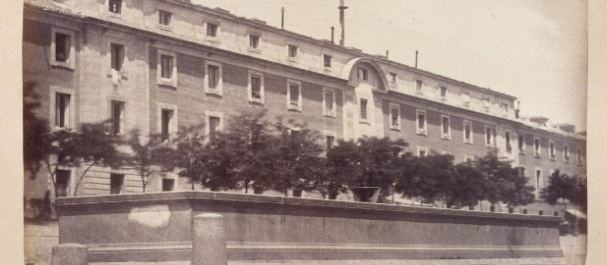 Plaza de San Marcial y cuartel de San Gil en 1864