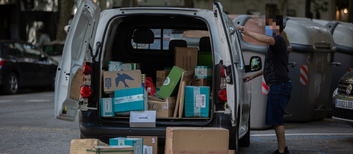 Imagen de archivo de una furgoneta de reparto