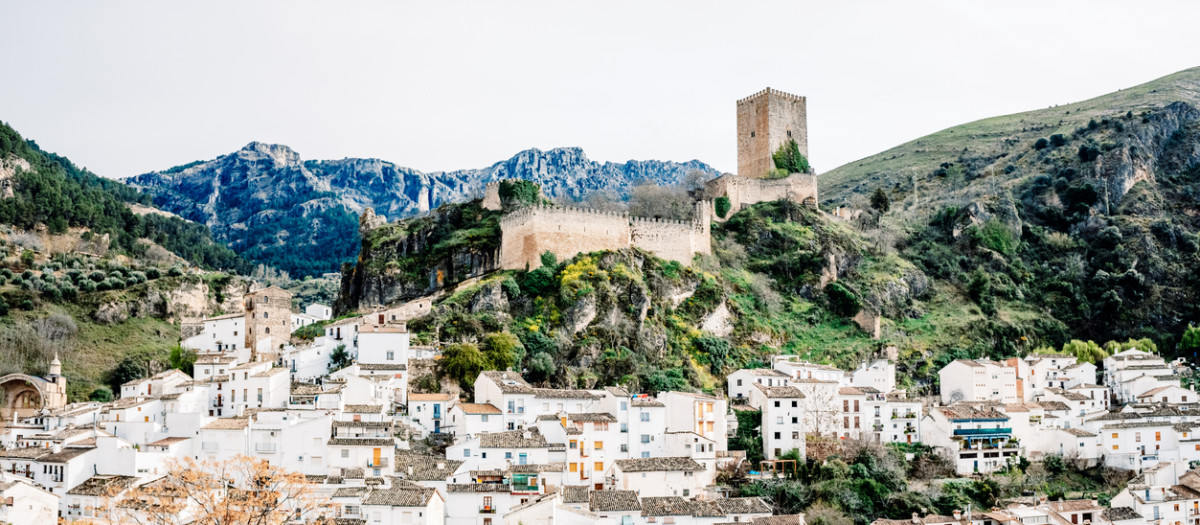 Uno de los pueblos blancos más bonitos de España y de Andalucía.