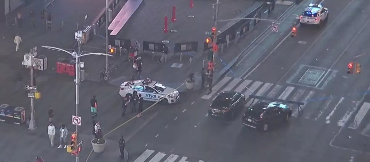 Por el momento, tres personas han resultado heridas