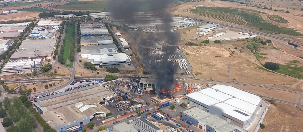 Estabilizado un incendio de industria en Lérida