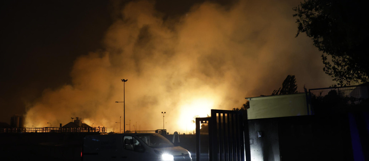 Las llamas han obligado a desalojar dos urbanizaciones, las de Soto de Viñuelas y Fuente El Fresno