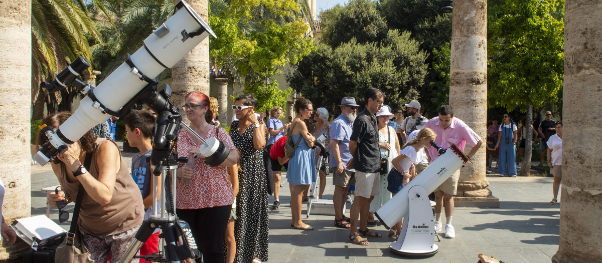 Imagen de la observación solar como preámbulo al eclipse total del 12 de agosto de 2026 organizada en la provincia de Valencia