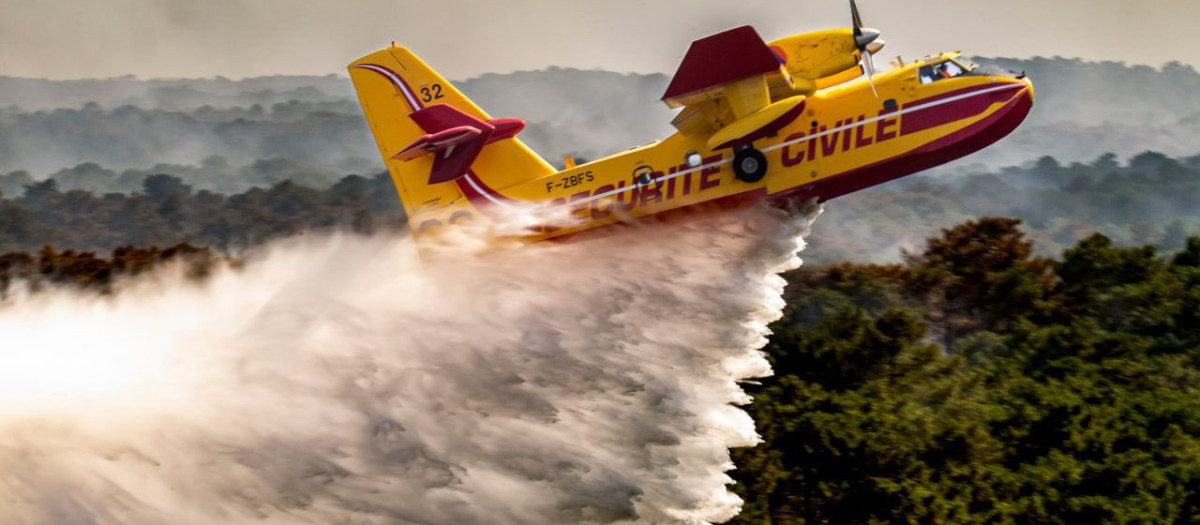Llegan a España dos hidroaviones cedidos por Francia para ayudar en los incendios, en directo