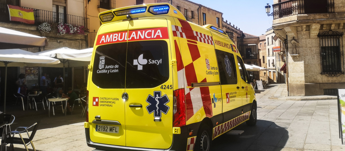 Una ambulancia de Sacyl, en una imagen de archivo