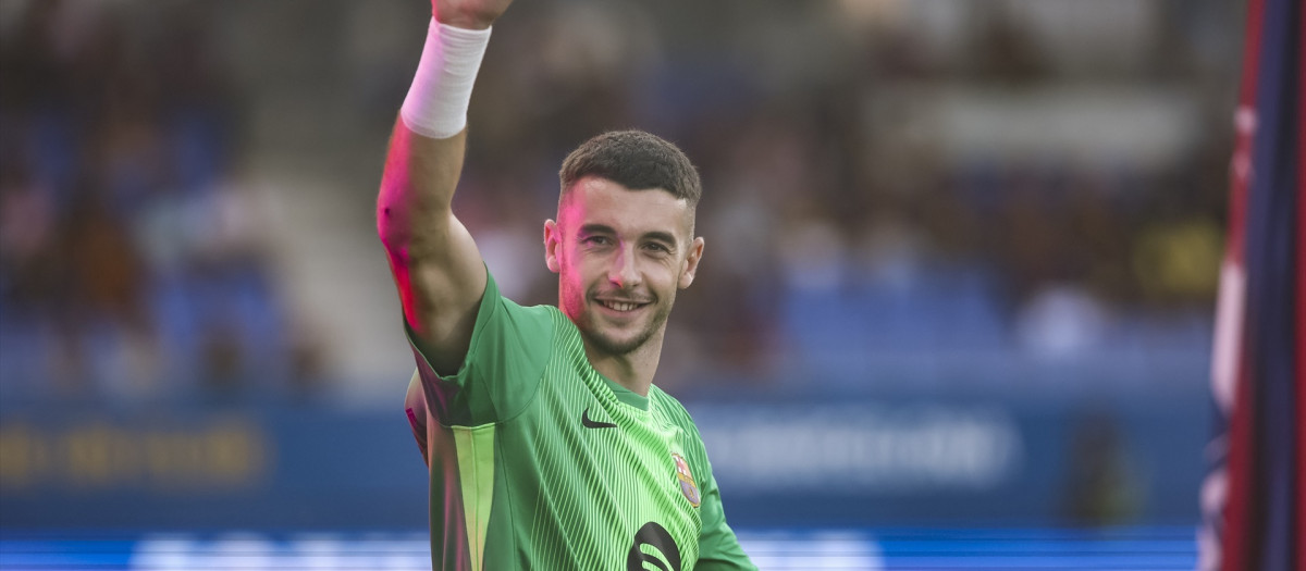Joan García, en el partido amistoso del Barça frente al Como