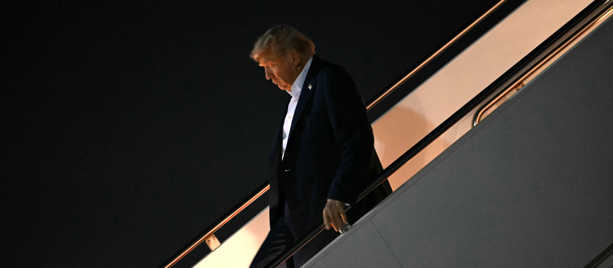 Donald Trump, presidente de los Estados Unidos, desciende del Air Force One