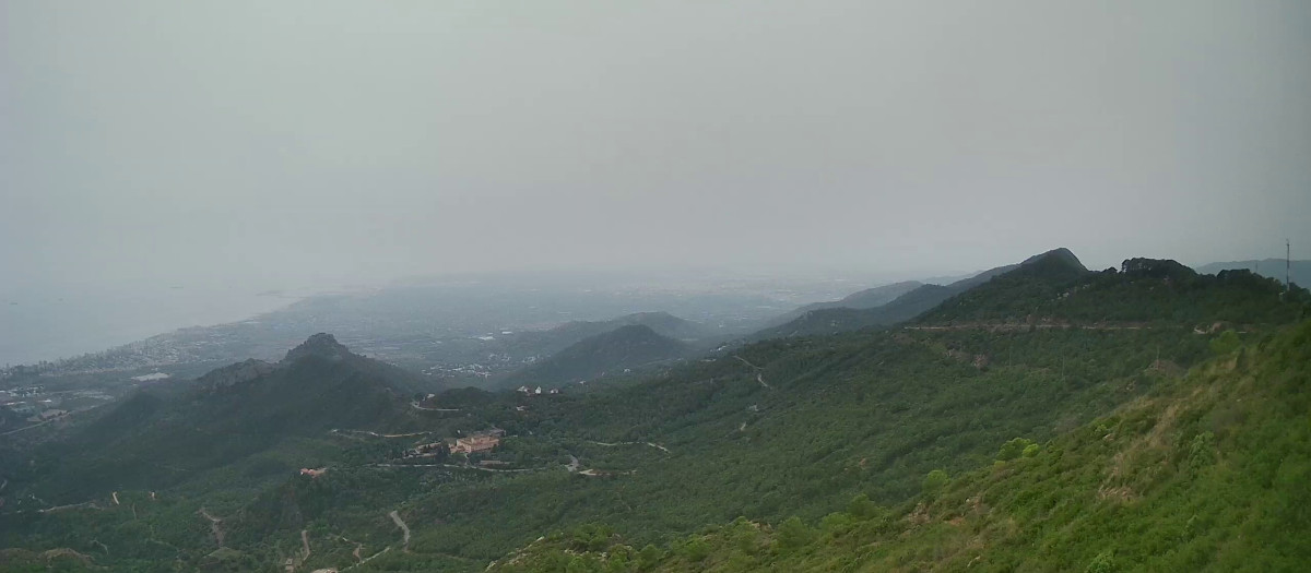 Imagen panorámica tomada este domingo de la localidad castellonense de Benicássim con los cielos cubiertos