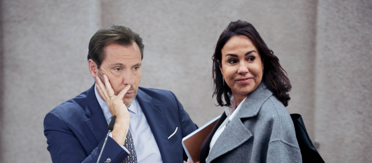 El ministro de Transportes y Movilidad Sostenible, Óscar Puente, y la expresidenta de Adif, Isabel Pardo de Vera