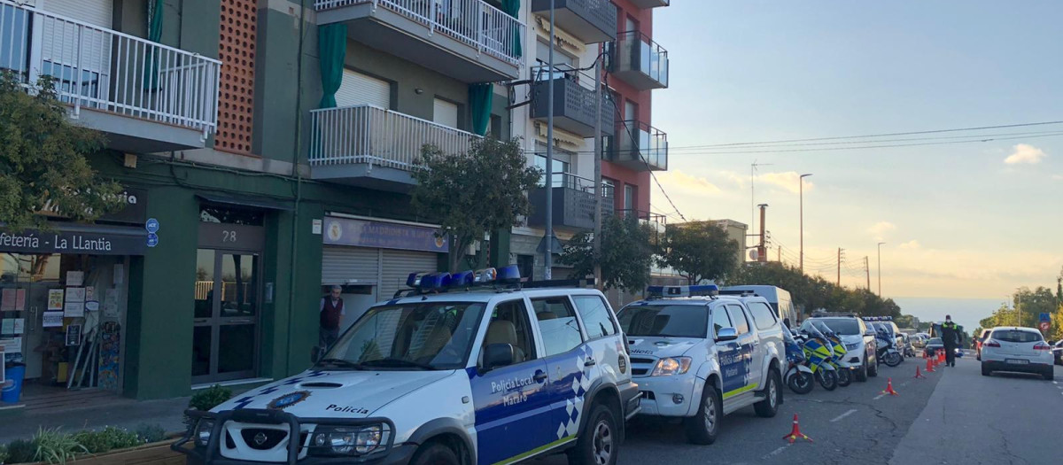 Operativo policial en Mataró para desalojar viviendas ocupadas ilegalmente