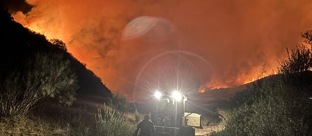 El Batallón de Zapadores X en apoyo a la lucha contra el fuego en la provincia de León.