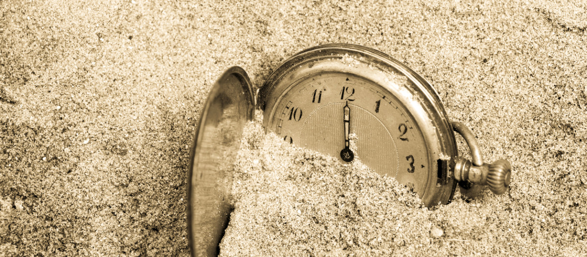 Imagen de un reloj en la arena